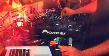 como conseguir bolos conciertos como dj