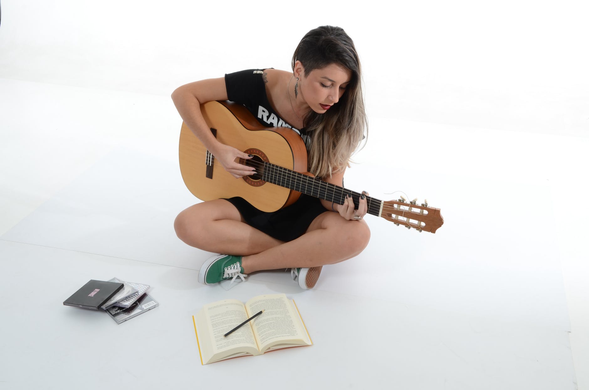 Araña de tela en embudo Mendigar exposición Cómo Aprender a Tocar la Guitarra Por Tu Cuenta