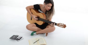 aprender a tocar la guitarra