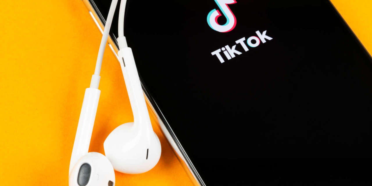 Cómo saber cuáles son las canciones o audios de tendencia en TikTok