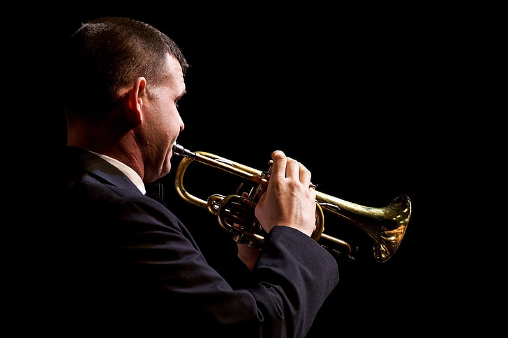 profesor de trompeta